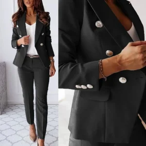 Elegante dames set met chique knopen blazer