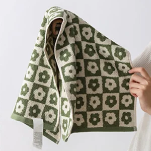 Geruite Bloemen Ademende Katoenen Badhanddoek Voor Baby