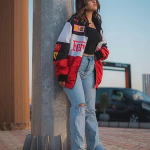 Vintage Ferrari Racer Jack met Sportieve Stijl en Duurzame Materialen Unisex