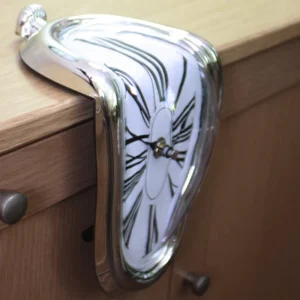 Vervormde Klok Geïnspireerd Door Dali 17,5 Cm Kunstzinnig Design