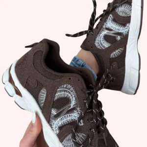 Inspired sneakers - Bruin